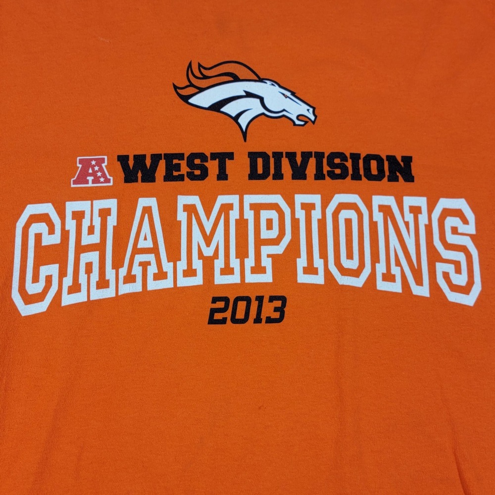 Gildan Denver Broncos AFC West Division Champions 2013 Orange Graphic T-Shirt M